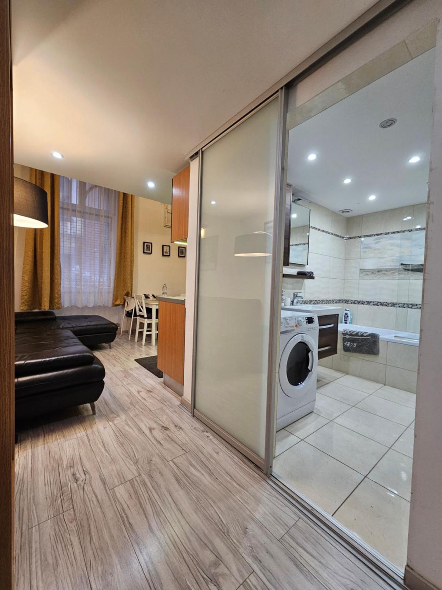 Walkway Apartment Deluxe Budapest Esterno foto