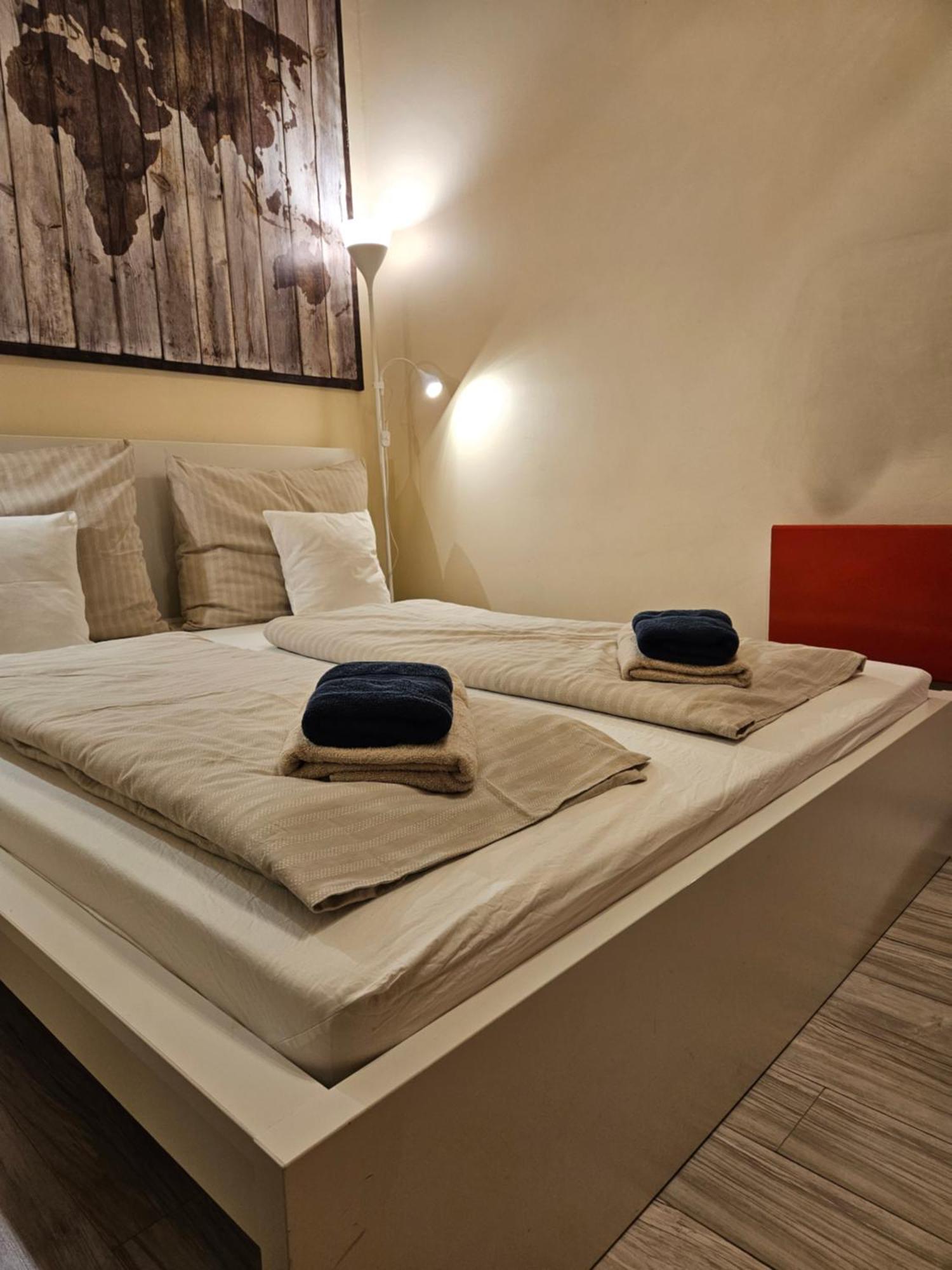 Walkway Apartment Deluxe Budapest Esterno foto